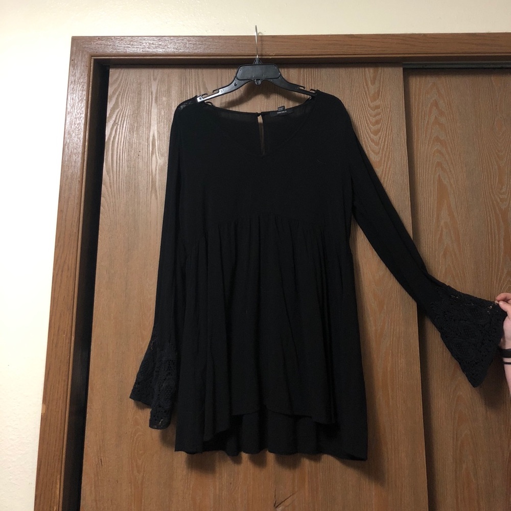 Black Boho Bell Sleeved Swing Dress